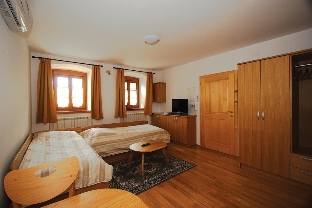 Apartments Janks Vremski Britof Room photo